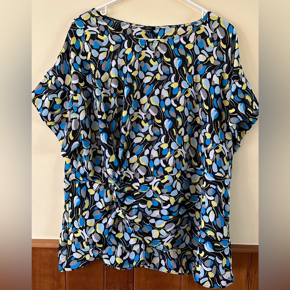 WORTHINGTON size LARGE PETITE, blue, black, white, yellow shirt sleeved blouse